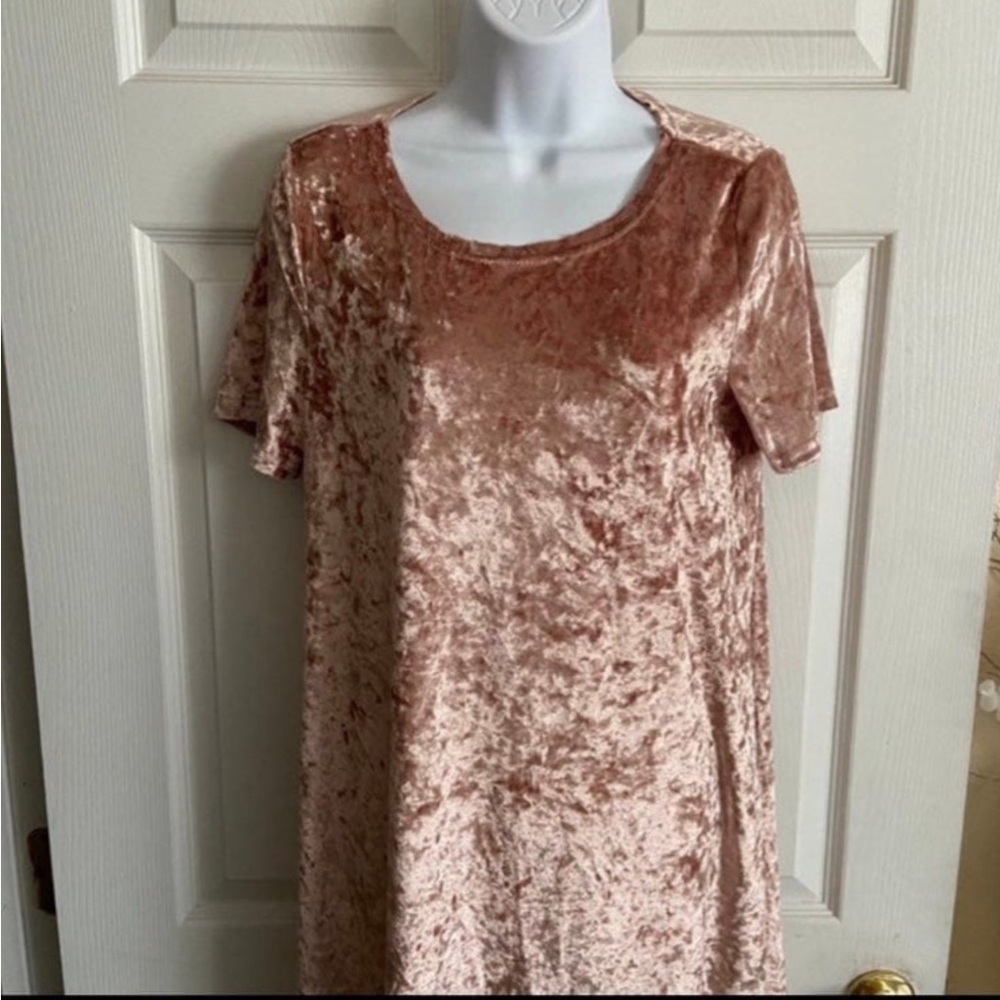 Madeline Velvet Mini Dress in Shimmering Pink - Picture 5 of 8